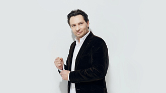 Новогоднее поздравление от музыкального руководителя ‒ главного дирижера  Михаила Татарникова - НОВАТ